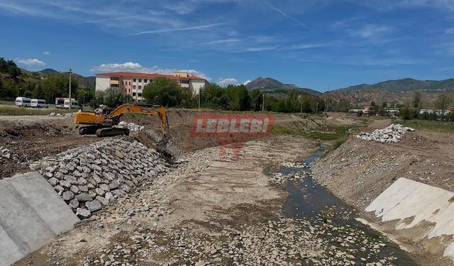 İskilip’te Meydan Çayı Ve Rıhtım Projesi Devam Ediyor