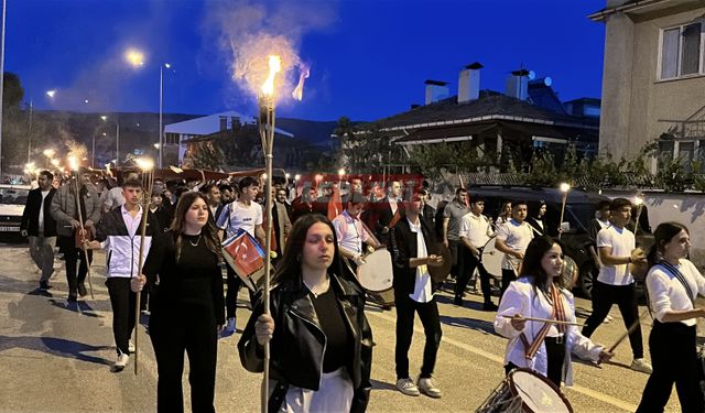 Kargı’da Fener Alayı Düzenlendi