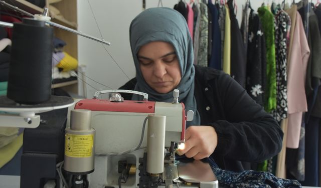 Terzilik Kursu İki Çocuk Annesine Gelir Kapısı Oldu
