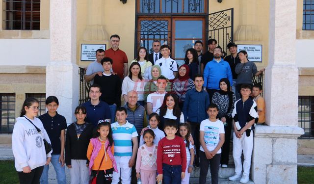 “Mutlu Çocuklar Mutlu Yarınlar”