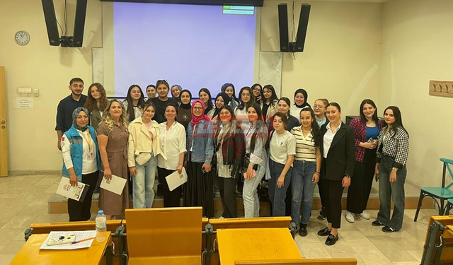 Sağlık Öğrencilerine Evde Sağlık Hizmeti Anlatıldı
