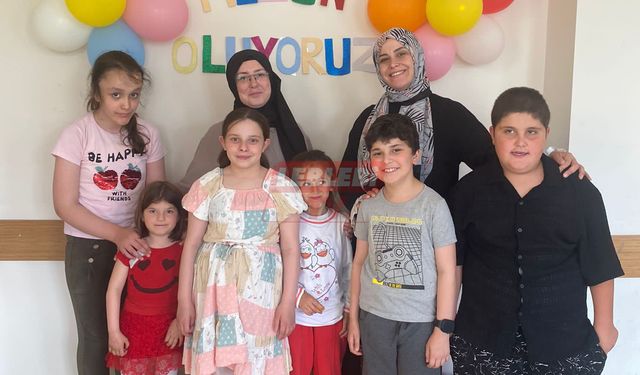 Özel Öğrencilerin Mezuniyet Sevinci