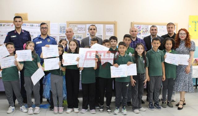 İskilip Kaymakamı Polat E Twinning Sergisini Gezdi