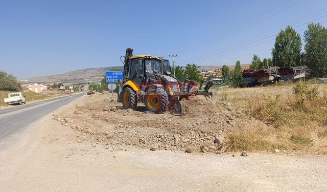 Başkan Aylar’ın Talimatıyla Mecitözü’nde Çorum-Amasya Karayolunda Çalışmalar Başladı