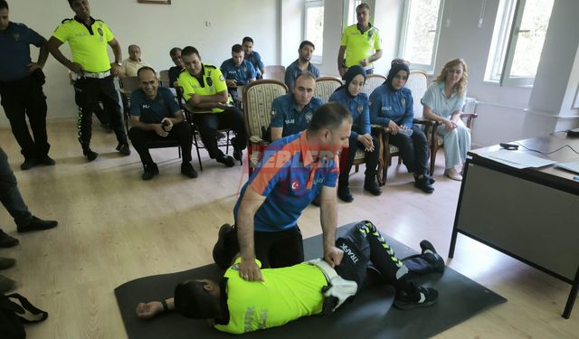 Sungurlu Polisine İlkyardım Eğitimi