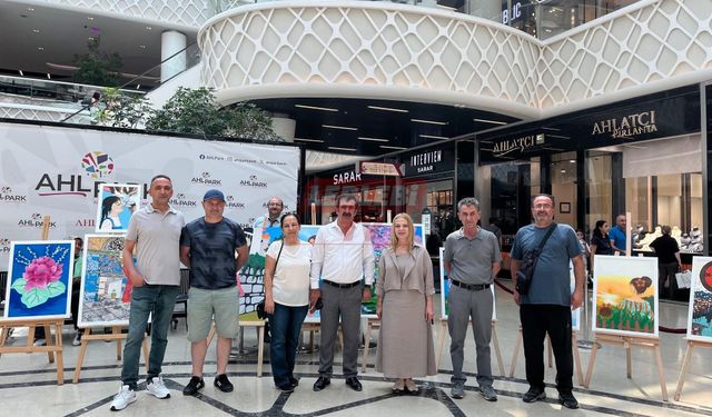 Başkan Aylar Ve Eşinden “Geleceğe Nefes” Resim Sergisine Tam Not