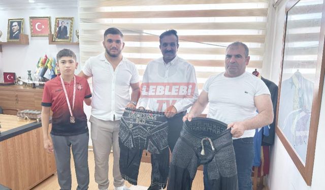 Başkan Torun’dan Başarılı Güreşçilere Destek