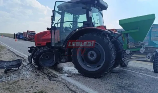 Çorum'da Traktörle Otomobilin Çarpışması Sonucu Aynı Aileden 5 Kişi Yaralandı