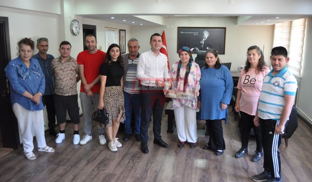 Laçin Özel Bakımevinden Aşure İkramı
