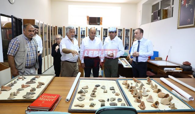Kaymakam Dinçer ve Başkan Arslan Kazı Evini İnceledi