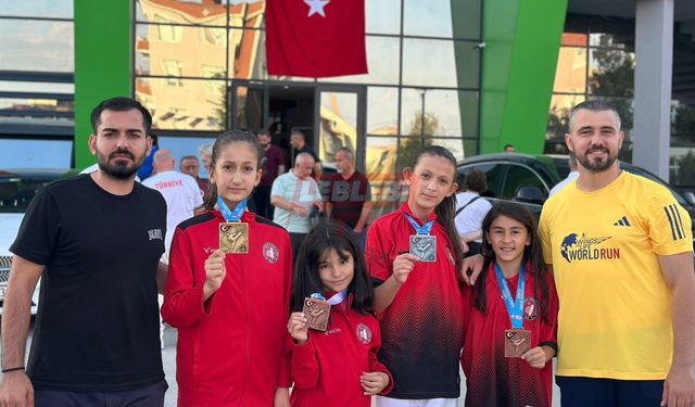Minikler Karate Şampiyonasında Rüzgar Gibi Esti