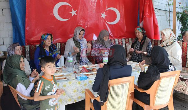 Protokol Eşleri Şehit Mevlidine Katıldı