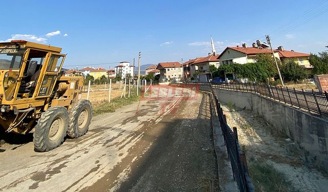 Osmancık’ta Kanal Boyu Temizlendi