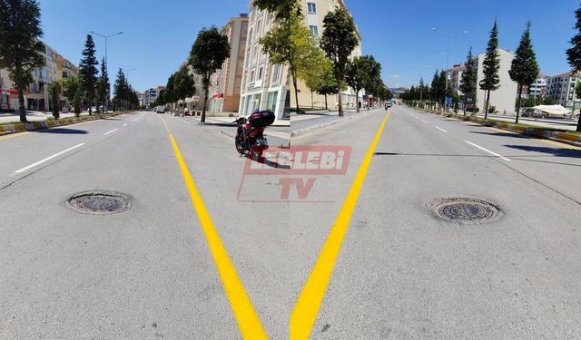 Çukurda Kalan Rögar Kapağı Kazalara Davetiye Çıkarıyor