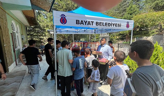 Başkan’dan Kur’an Kursuna Giden Çocuklara İkram