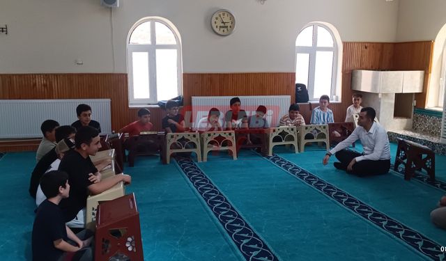 Kaymakam Yüce, Kur’an Kurslarını Ziyaret Etti