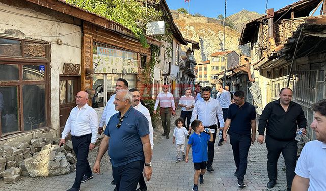 Başkan Çizikci, Bakan Yardımcısı ve Bürokratlara İskilip’i Gezdirdi