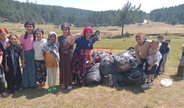Büyüklerin Kirlettiğini Çocuklar Temizledi