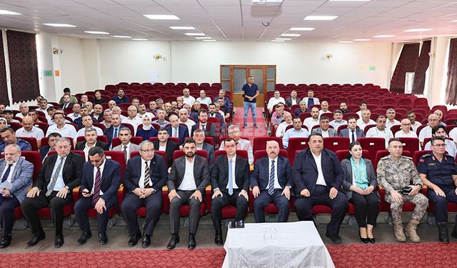 Vali Çalgan Bayat’ta Muhtarlarla Bir Araya Geldi