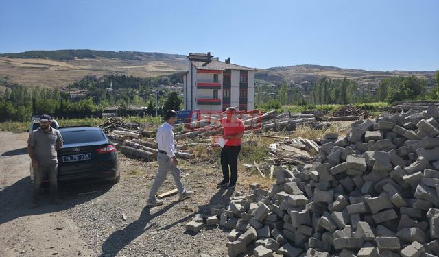 Başkan Ünlü Sahaya İndi, Çalışmaları Yerinde İnceledi