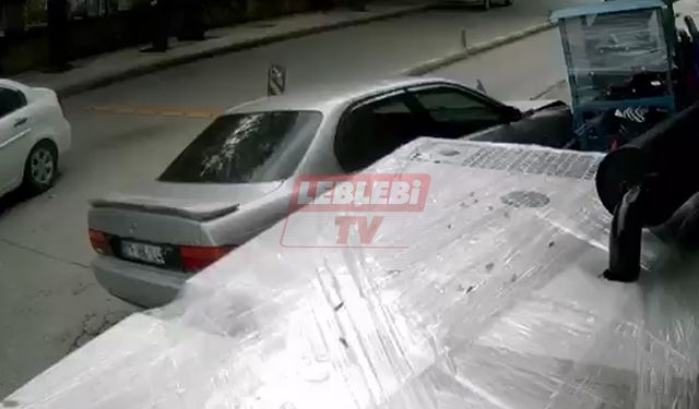 Aynı Noktada Her Gün Yaşanan Kazalar Esnafın Kabusu Oldu
