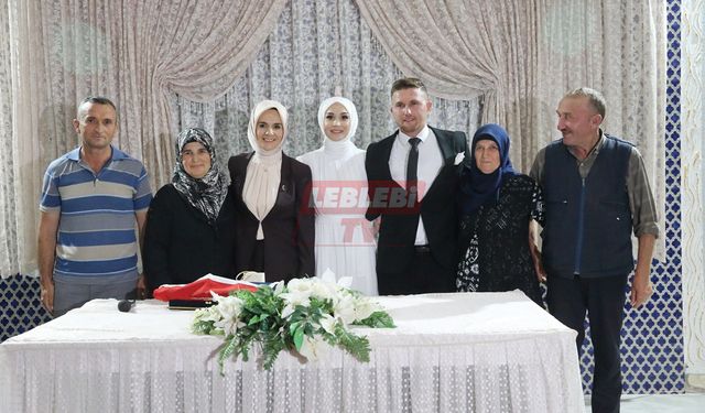 Bakan Göktaş, Aile Ve Gençlik Fonu Desteğiyle Evlenen Çiftin Nikah Törenine Katıldı