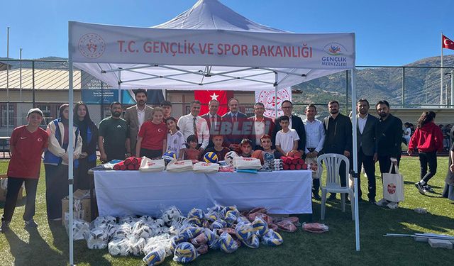 Sporcuların Malzeme Desteği Sevinci