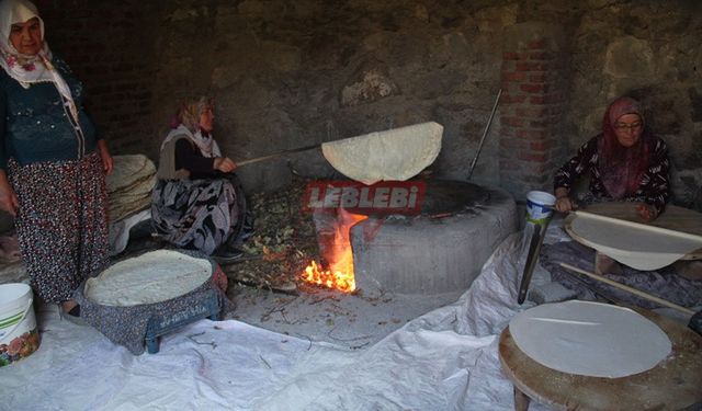 İmece Usulüyle Kışlık Yufka Hazırlıkları Başladı