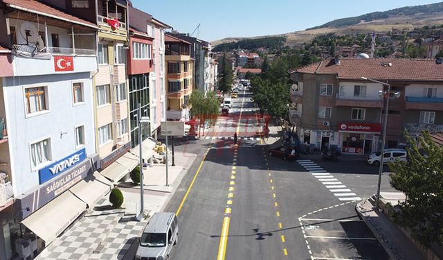 Çorum Belediyesi’nden Bayat’a Yol Asfalt ve Yol Çizgisi Desteği
