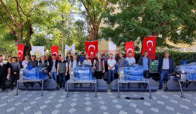 İskilip’te Orman Köylüsüne 16 Adet Tambur Verildi