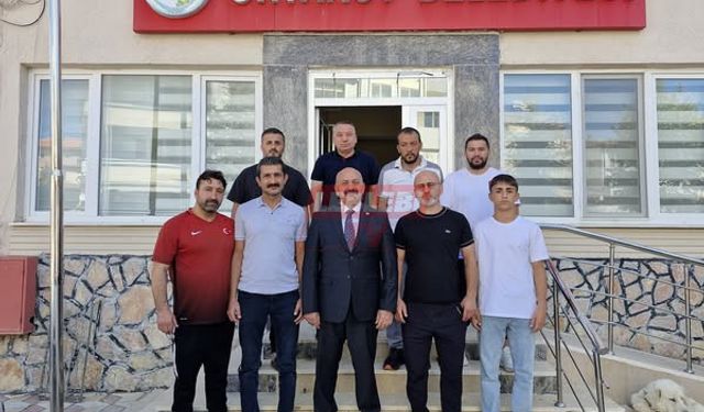 Milli Güreşçi Koçak’tan Başkan İsbir’e Ziyaret