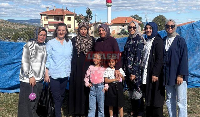 Aslıhan Ünlü, Bebekleri ve Yaşlıları Ziyaret Etti