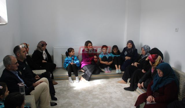 Mecitözü’nde Küçüklere Sevgi Büyüklere Saygı Programı Düzenlendi