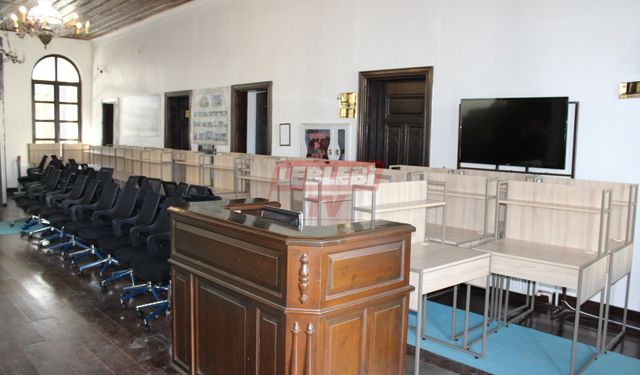 Eğitimde Fırsat Eşitliği İçin 35 Öğrenciye Çalışma Masası Hediye Edildi