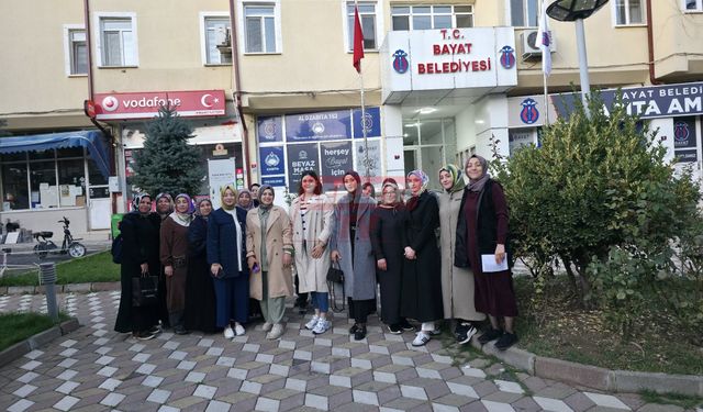 Başkan Ünlü’den Kadınlara Jest