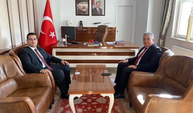 Oğuzlar Kaymakamı Tokur’a İlk Ziyaret Başkan Cebeci’den