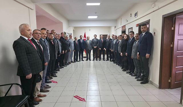 Kaymakam Yüce Tebrikleri Kabul Etti