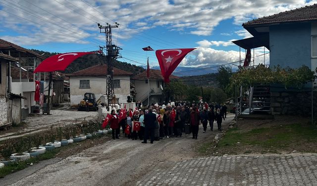 Mehmet Dede Tekke Obruk Köyü’ndeki Cumhuriyet Heyecanı Duygulandırdı