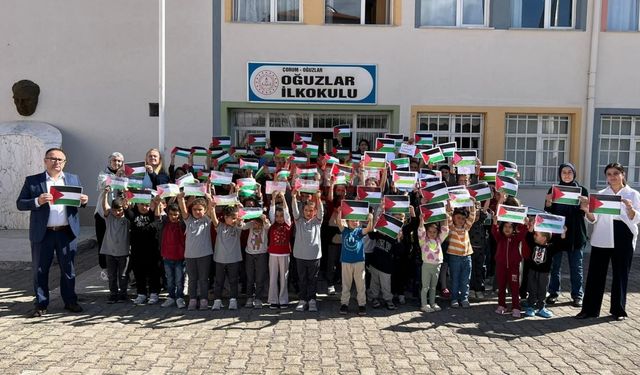 Öğrenciler Filistin'de Yaşanan Zulme Dikkati Çekti