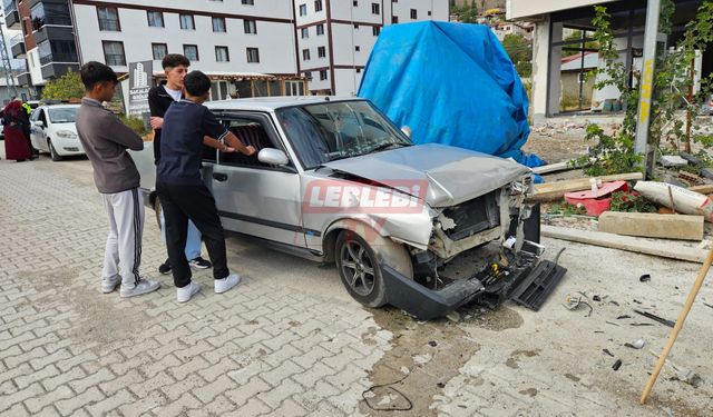 16 Yaşında Direksiyona Geçti! Jandarmadan Kaçtı, Kaza Yaptı