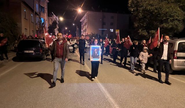 Kargı'da Fener Alayı Yürüyüşü Gerçekleştirildi