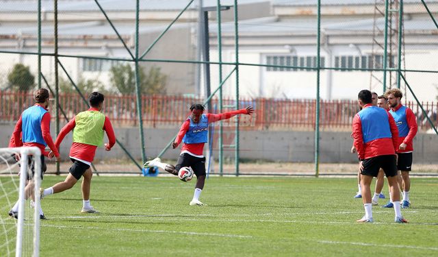 Çorum FK, Hatayspor'u Kayıpsız Geçerek Zirve Yarışını Sürdürmek İstiyor