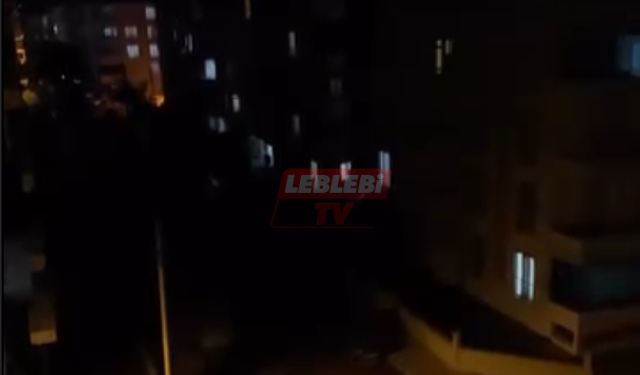 Mahalle Karanlığa Gömüldü! “Bu YEPAŞ Uyuyor” Tepkisi