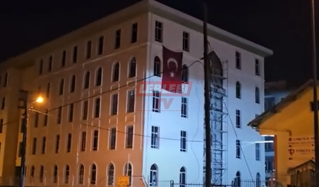 Kur’an Kursuna Giren Hırsızlık Zanlısı Müdahale Eden Bekçiyi Bıçakladı