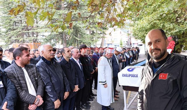 Sevenleri Nihat Hocaya Koştu! Son Yolculuğuna Uğurlandı