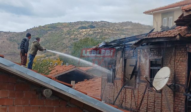 Yanan Ev Kullanılamaz Hale Geldi!