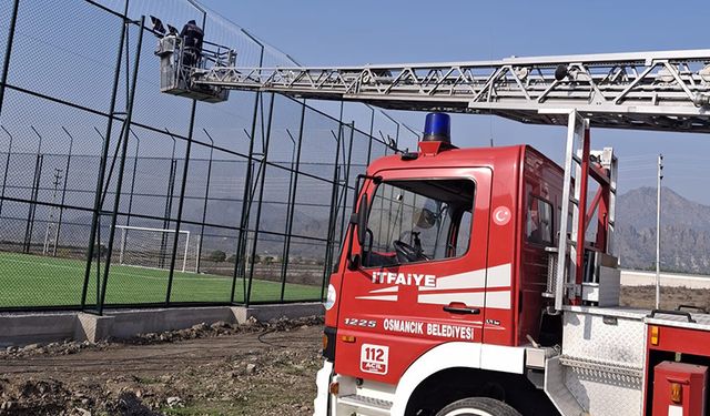 Futbol Sahası Aydınlatıldı