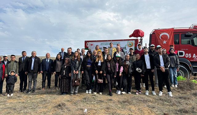 Ünlü, Toprağa Hayat Geleceğe Umut Olmaya Çağırdı