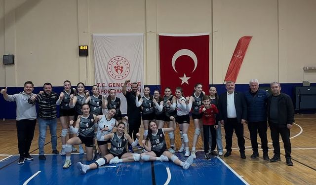 Osmancık Belediyespor Voleybol Takımı, Çorum Voleybol Takımını 3-0 Mağlup Etti