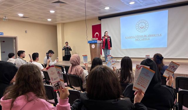 Alaca Öğrenci Yurdunda Kadına Yönelik Şiddetle Mücadele Semineri Düzenlendi
